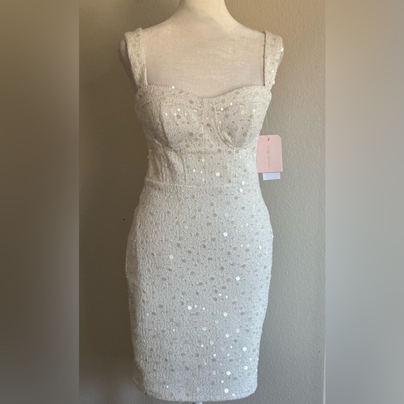 City Studio Juniors' Sequin Boucle Sleeveless Bodycon White Dress - Picture 5 of 8